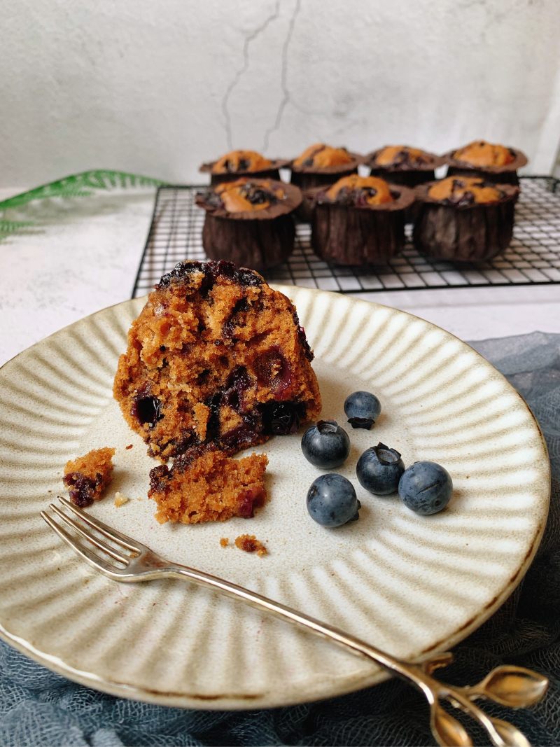 Steps for Making Blueberry Muffin Cake with Molten Lava Center