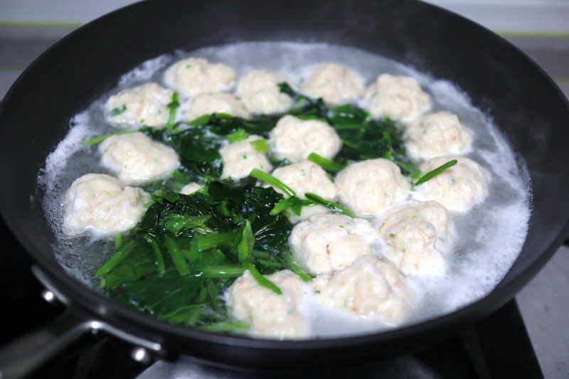 Steps for making Shrimp Ball Spinach Soup