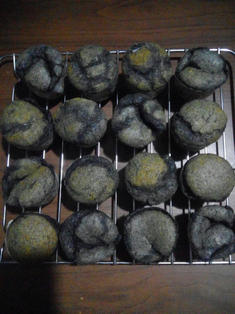 Detailed Steps for Cooking Rich Black Sesame Muffin