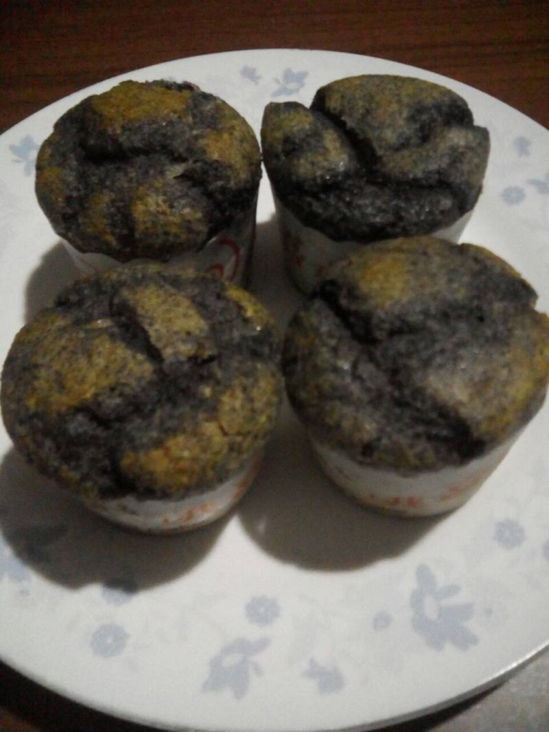 Detailed Steps for Cooking Rich Black Sesame Muffin