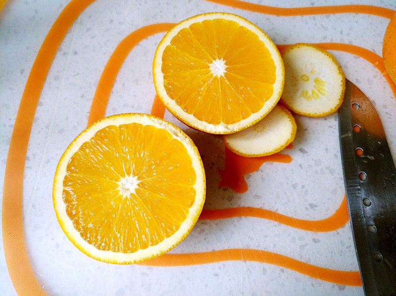 Steps for Making Freshly Squeezed Orange Juice