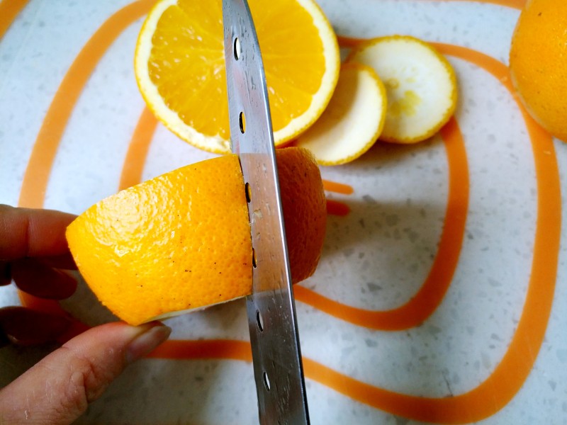 Steps for Making Freshly Squeezed Orange Juice