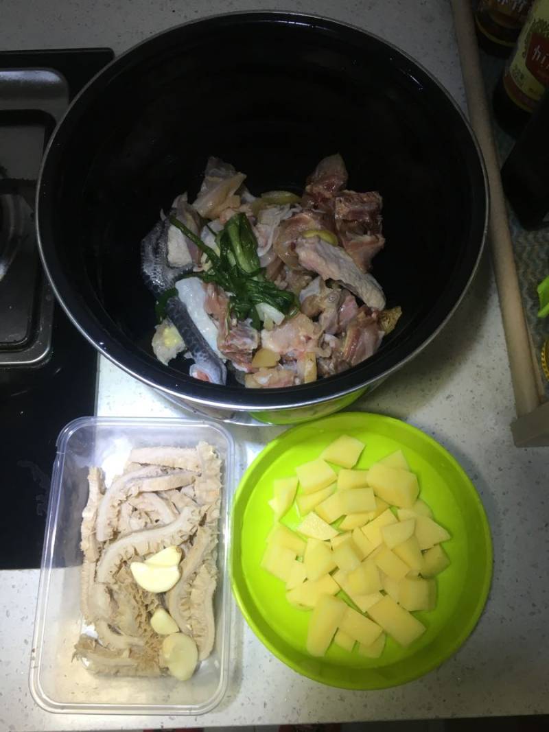 Miss An's Creative Cuisine - Garlic-flavored Beef Tripe Chicken Preparation Steps