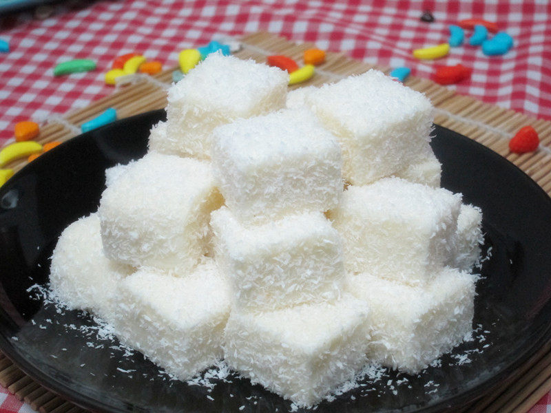 Steps for Making Smooth and Soft Fresh Milk Snow Cake