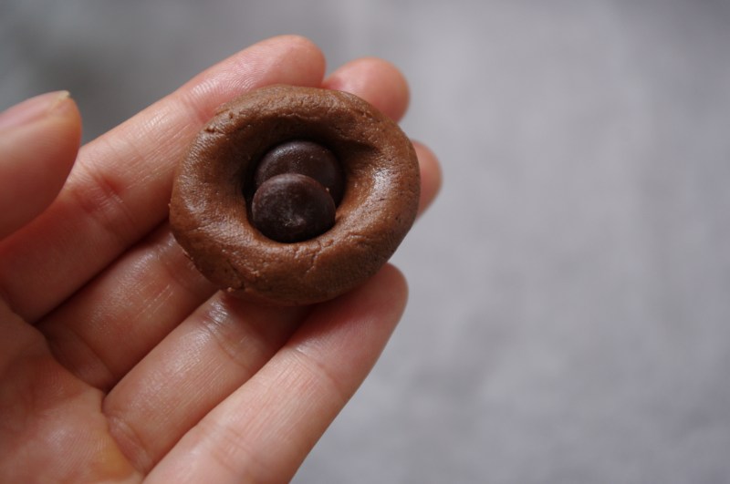 Sweet Love... Chocolate Heart-filled Small Round Cakes Cooking Steps