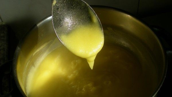 Step-by-Step Instructions for Cornmeal Pudding with Milk Jelly