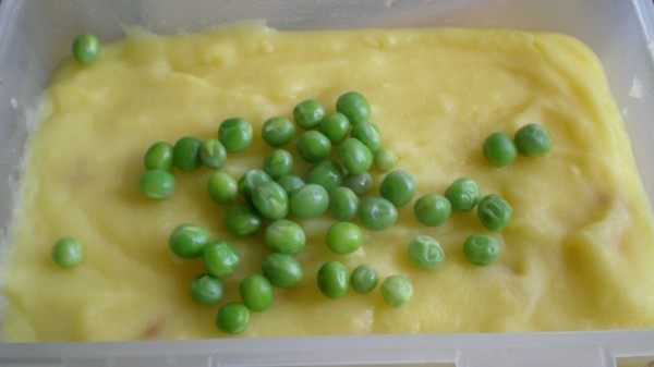 Step-by-Step Instructions for Cornmeal Pudding with Milk Jelly