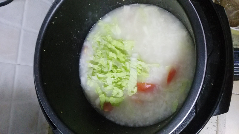 Steps for Cooking Bok Choy, Tomato and Dried Scallop Congee