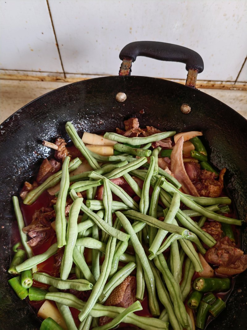 Step-by-Step Instructions for Boneless Duck with Beans