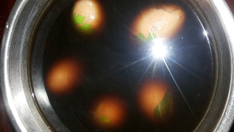 Steps for Making Tea-Flavored Eggs