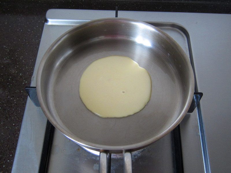 Steps for Making Maple Syrup Hot Pancakes