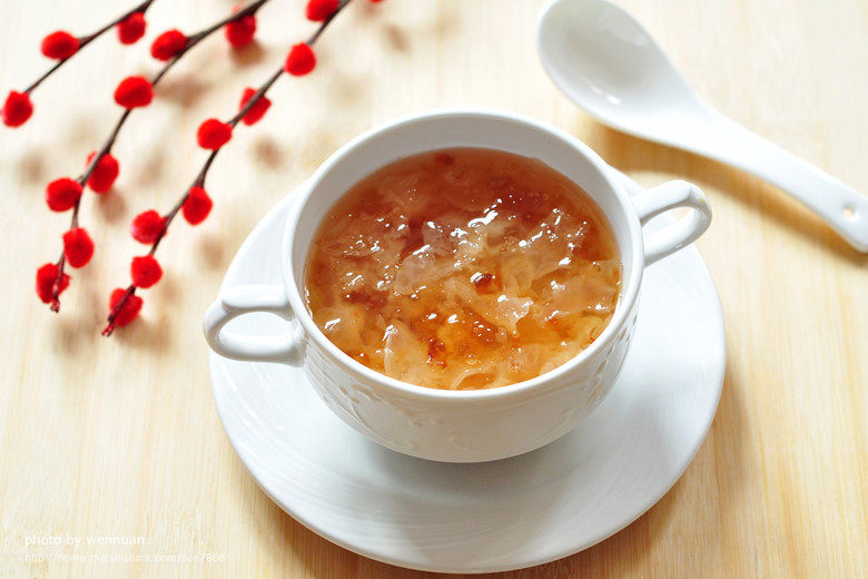 Peach Gum Tremella Snow Lotus Seed Soup