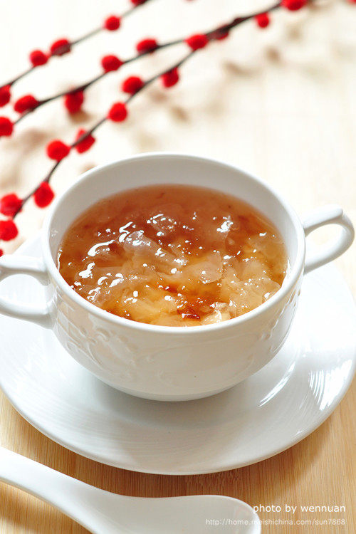 Peach Gum Tremella Snow Lotus Seed Soup