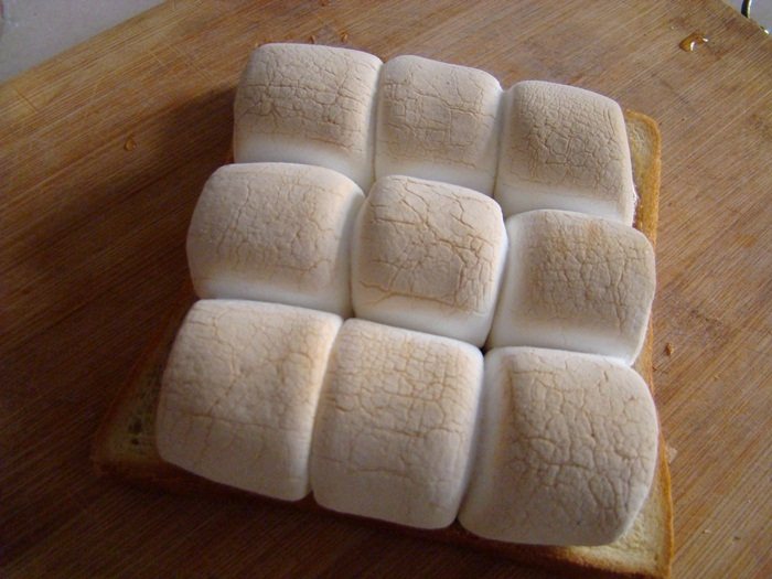 Marshmallow Thick Toast Cooking Steps