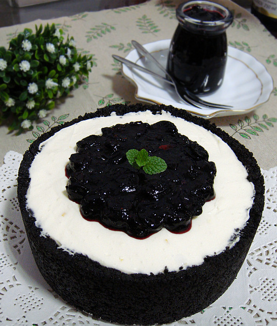 Oreo Blueberry Lemon Cheesecake