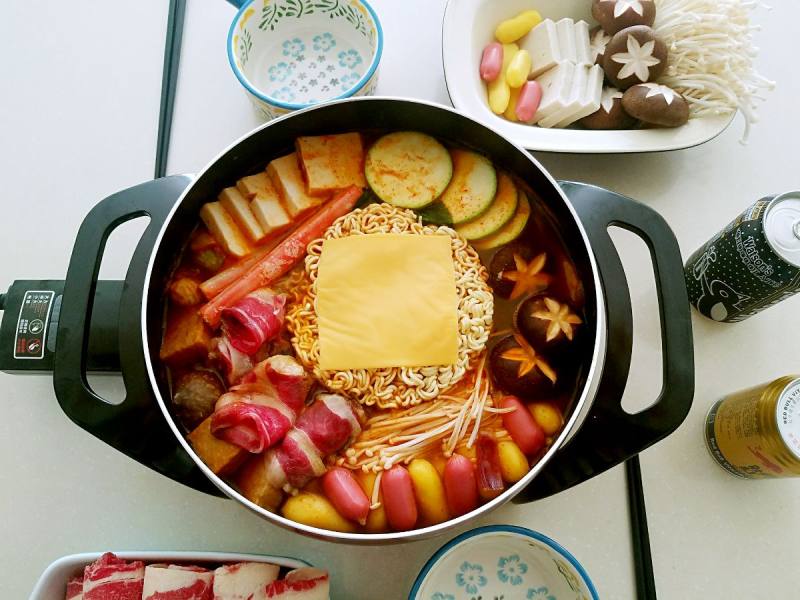 Cheese Rice Cake Army Hot Pot Cooking Steps