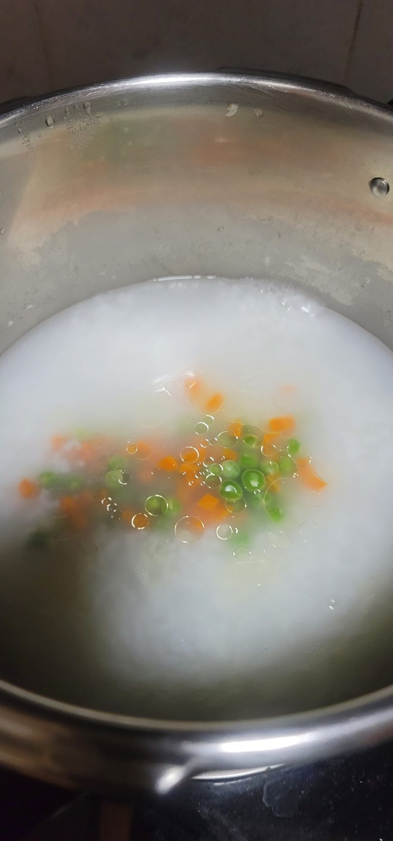 Steps to Make Pea Carrot Shrimp Congee