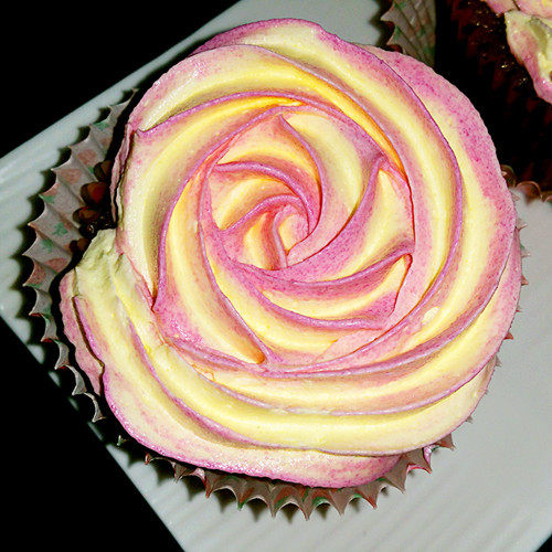 Steps to Make Rose Cupcake