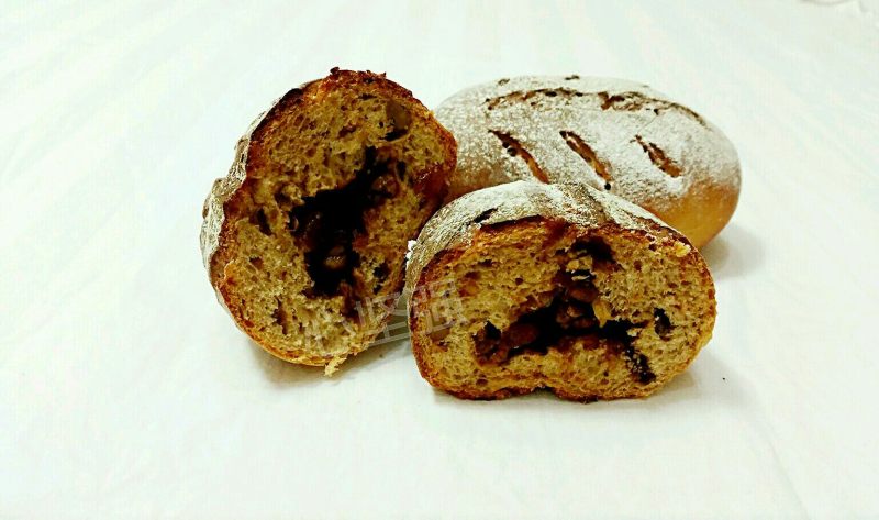 Red Sugar Nut Soft European Bread