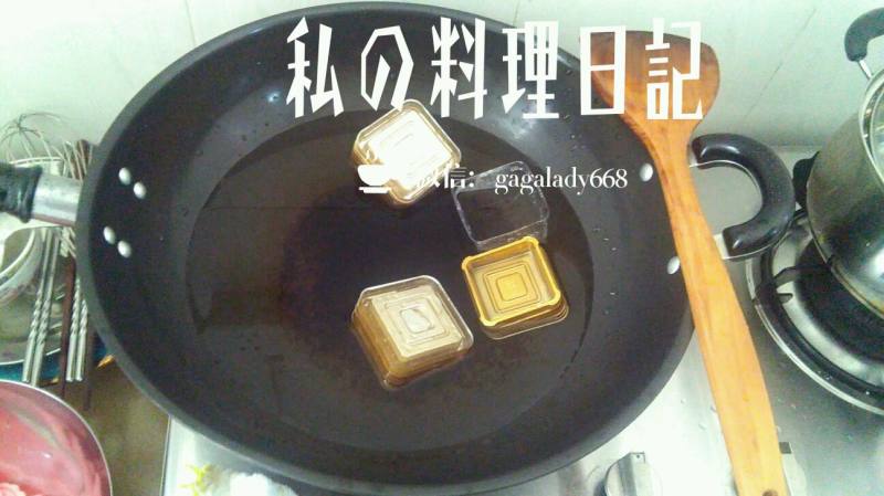 Steps to Make Chestnut Cranberry Snow Skin Mooncake