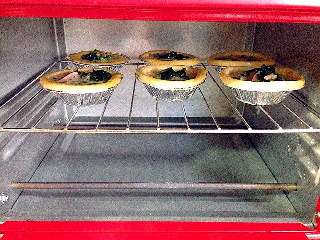 Steps for Making Spinach and Salted Egg Tart