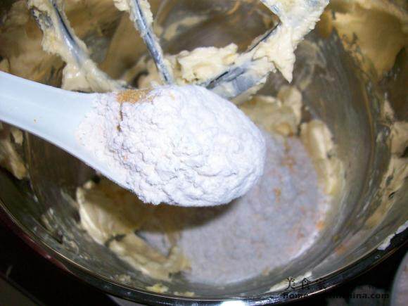 Butter Cake@@Cheese and Walnut Butter Cake Cooking Steps