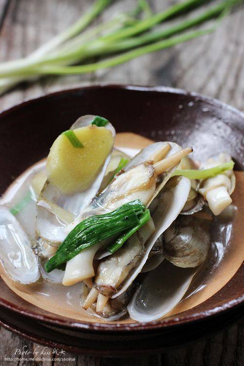 Tender and Smooth - Scallion and Ginger Clams