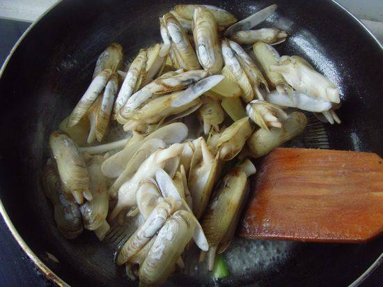 Tender and Smooth - Scallion and Ginger Clams Steps