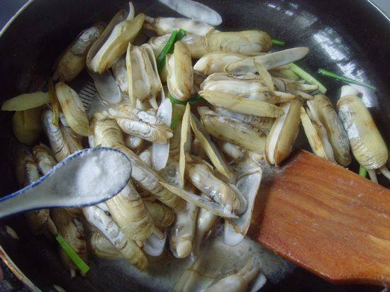 Tender and Smooth - Scallion and Ginger Clams Steps