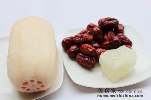 Steps for Making Red Date and Lotus Root Soup