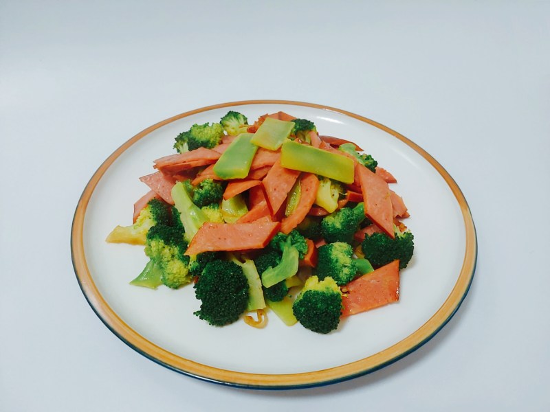 Broccoli Stir-Fried with Sausage