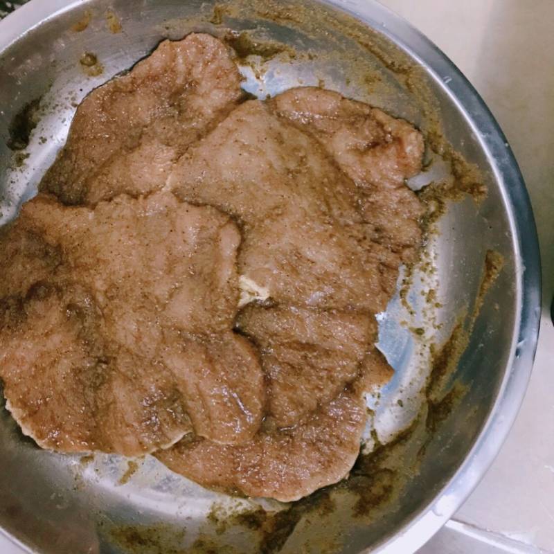 Steps for Making Pan-fried Pork Chop