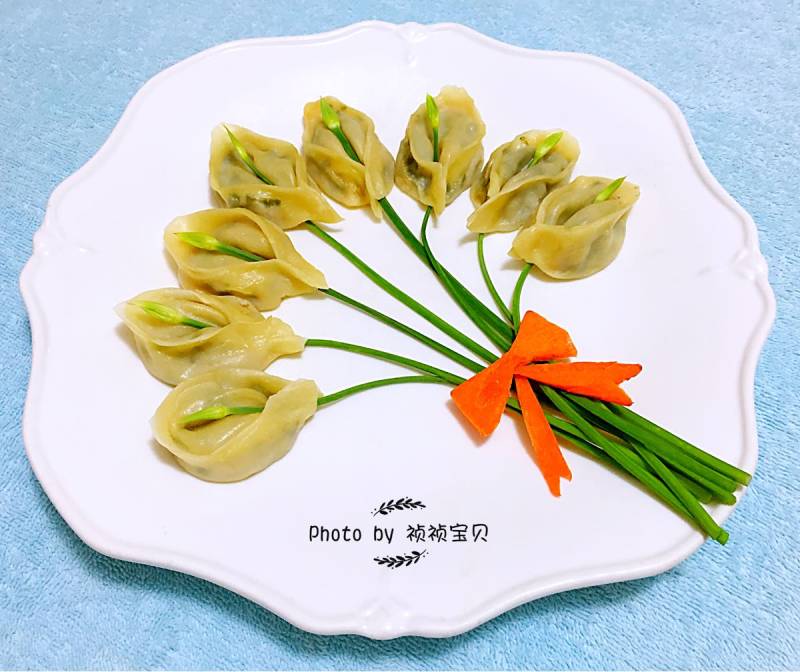 Step-by-Step Preparation of Lotus Flower Steamed Dumplings