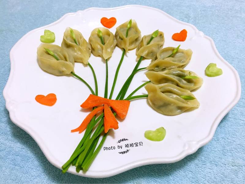 Step-by-Step Preparation of Lotus Flower Steamed Dumplings