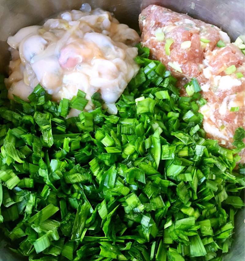 Step-by-Step Preparation of Lotus Flower Steamed Dumplings