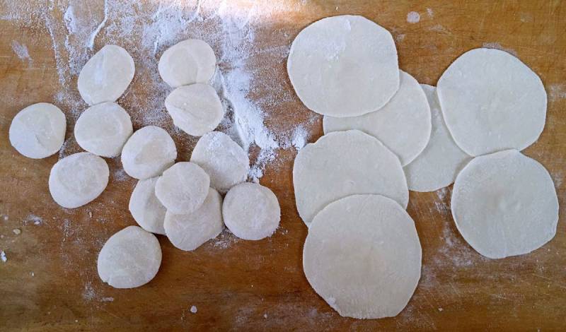 Step-by-Step Preparation of Lotus Flower Steamed Dumplings