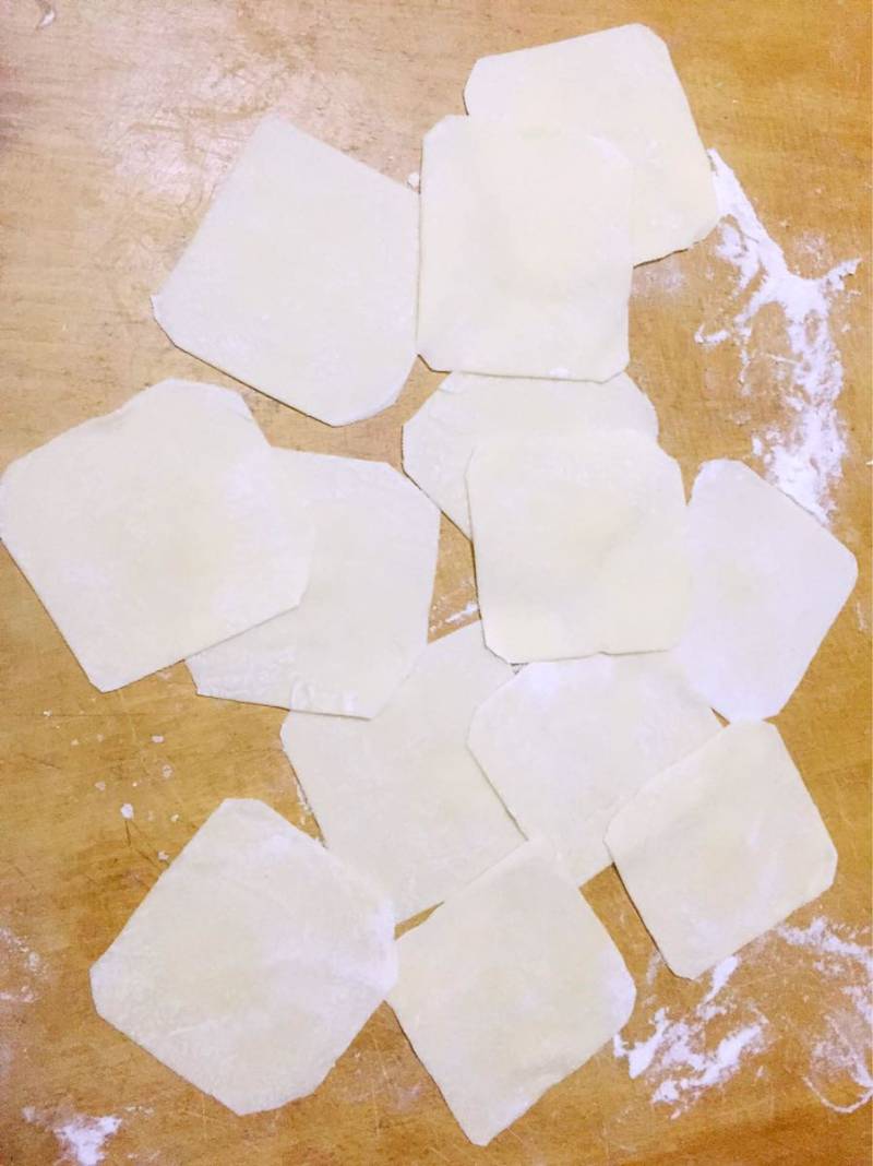 Step-by-Step Preparation of Lotus Flower Steamed Dumplings