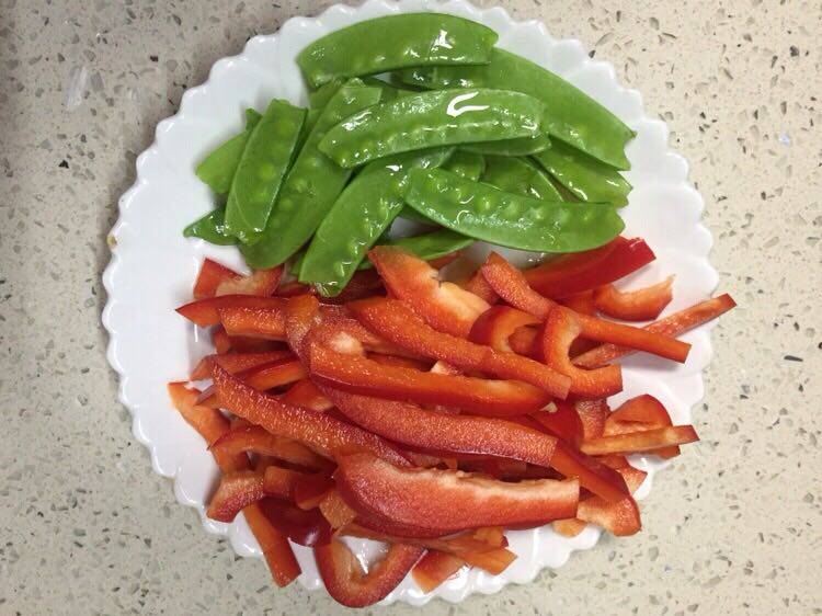 #Spring Vegetables# Colorful Bean and Chicken Stir-Fry Cooking Steps