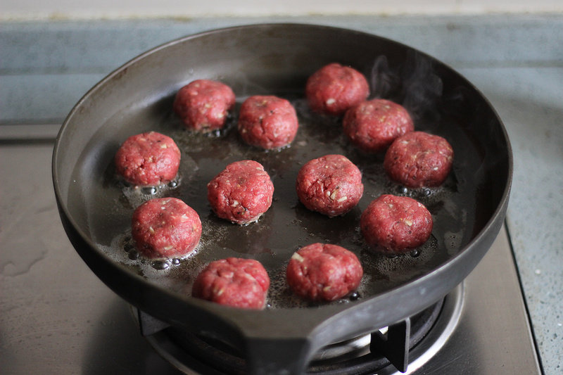 Simplicity is Delicious - Italian Meatballs Step by Step