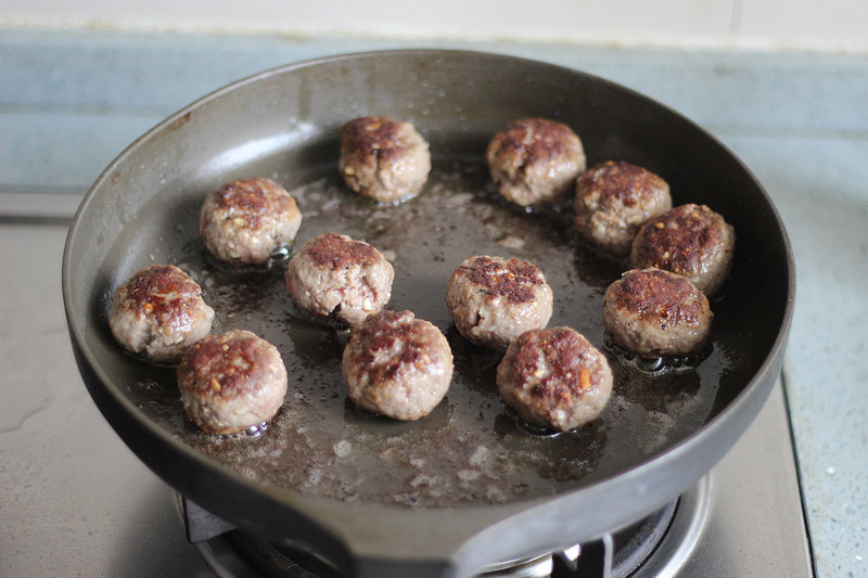 Simplicity is Delicious - Italian Meatballs Step by Step