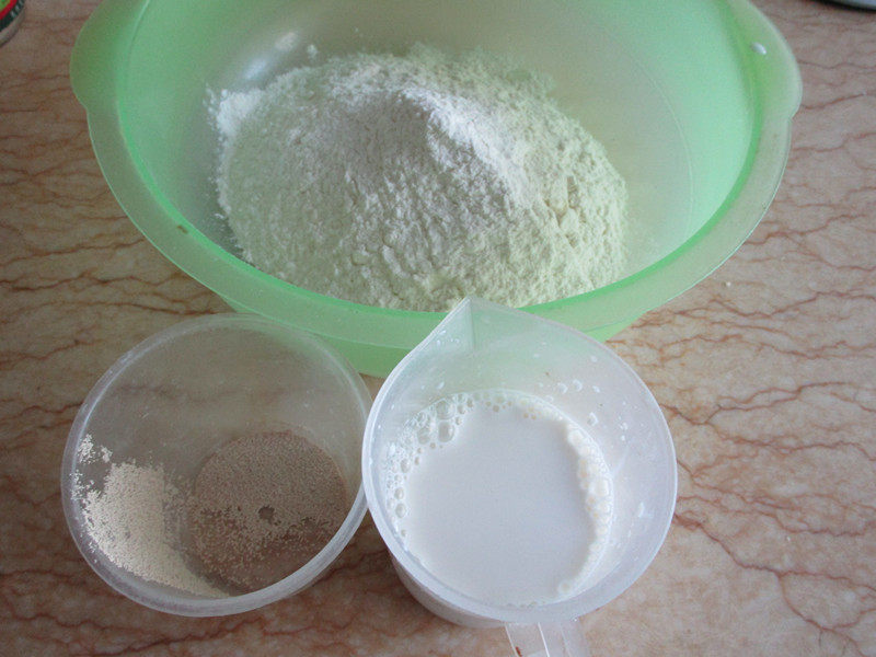 Steps for Making Hand-Torn Bread