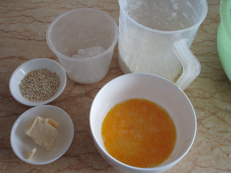 Steps for Making Hand-Torn Bread