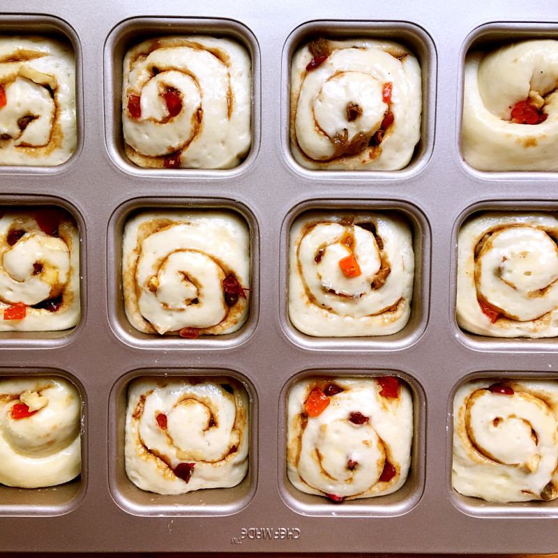 Steps for Making Red Sugar Bread Rolls