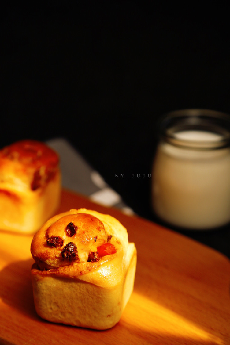 Steps for Making Red Sugar Bread Rolls