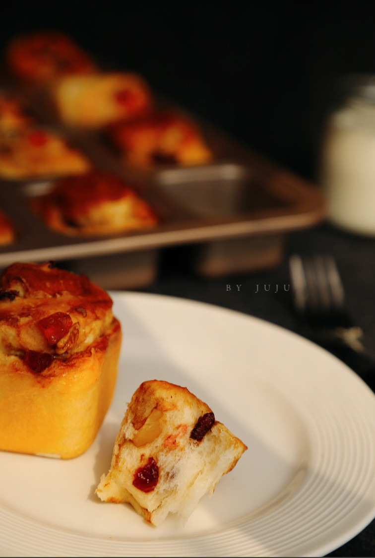 Steps for Making Red Sugar Bread Rolls