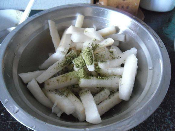 Steps to Make Matcha Radish Salad