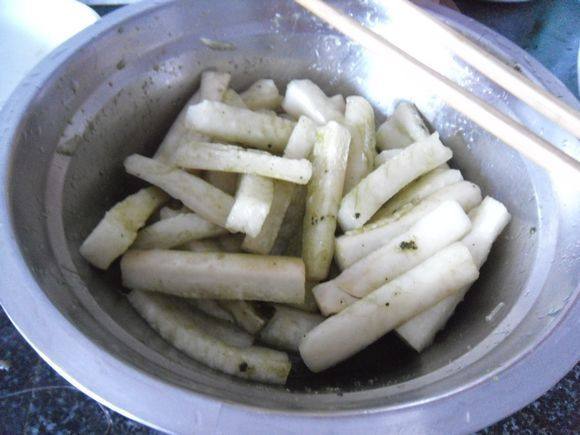 Steps to Make Matcha Radish Salad