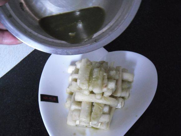 Steps to Make Matcha Radish Salad