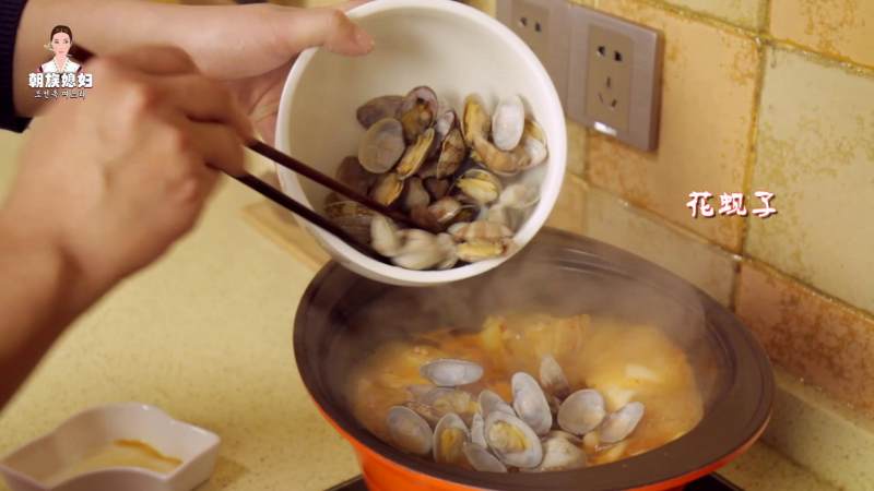 Steps for Making Spicy Cabbage Noodle Soup