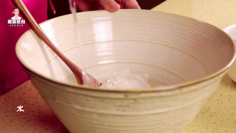 Steps for Making Spicy Cabbage Noodle Soup